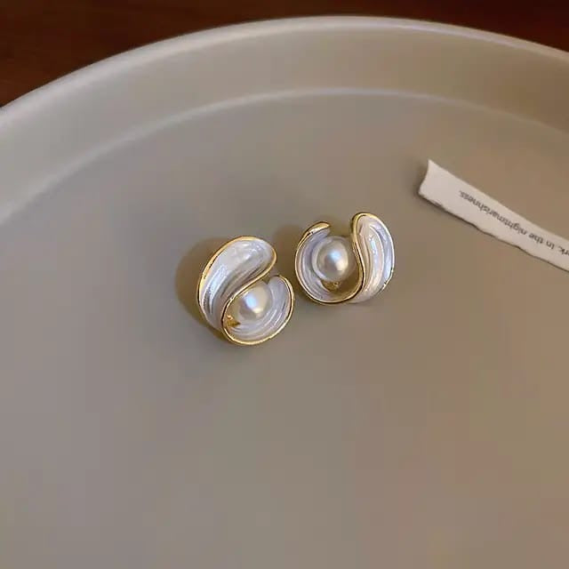 Pearl stud Korean earrings