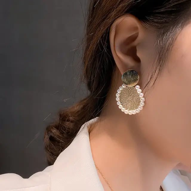 Hollow geometric round mesh faux pearl drop earrings
