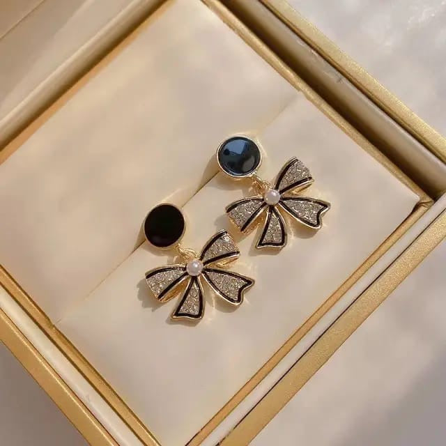 Black stone bow earrings