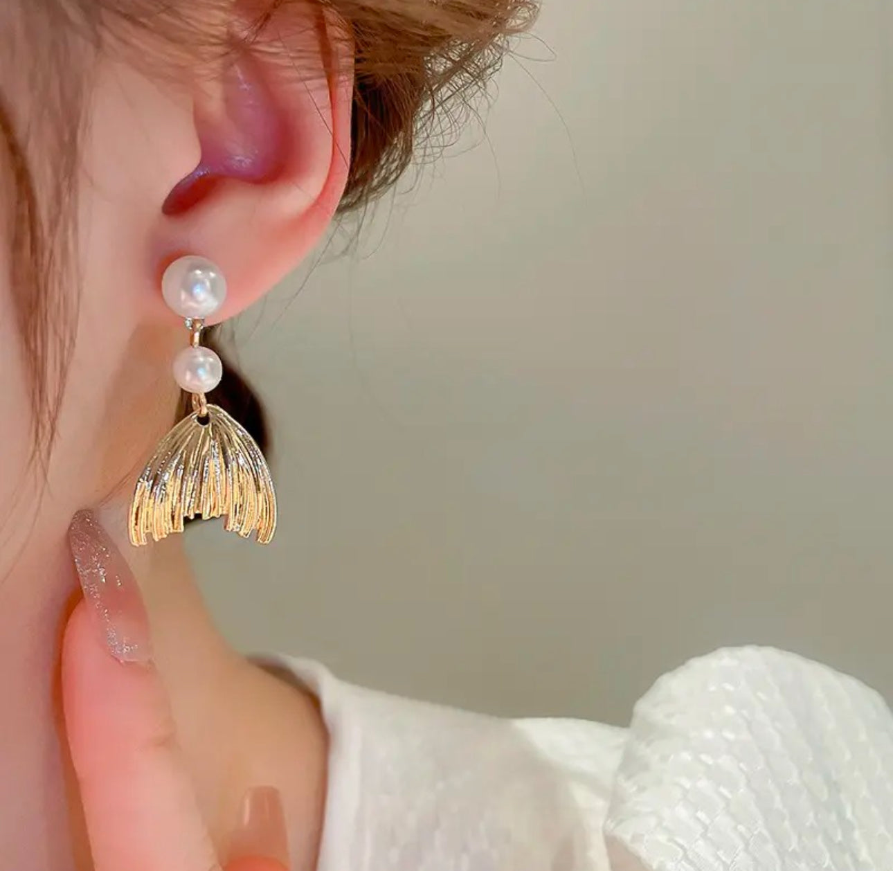 Metal pearl fishtail drop earrings