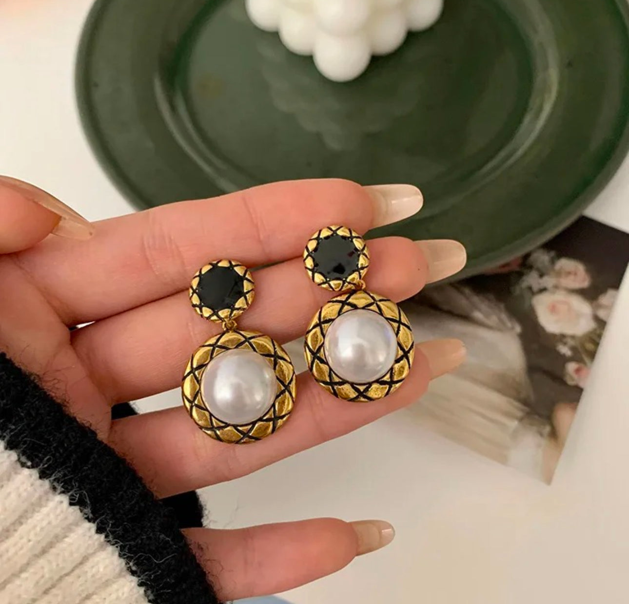 Textured round pearl drop earrings