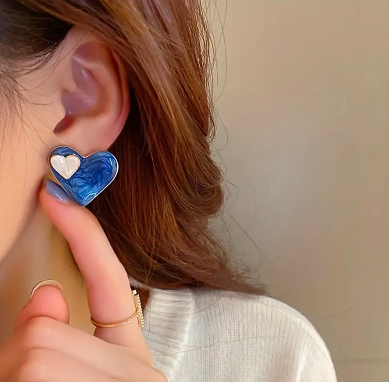 Enamel blue and white heart stud earrings