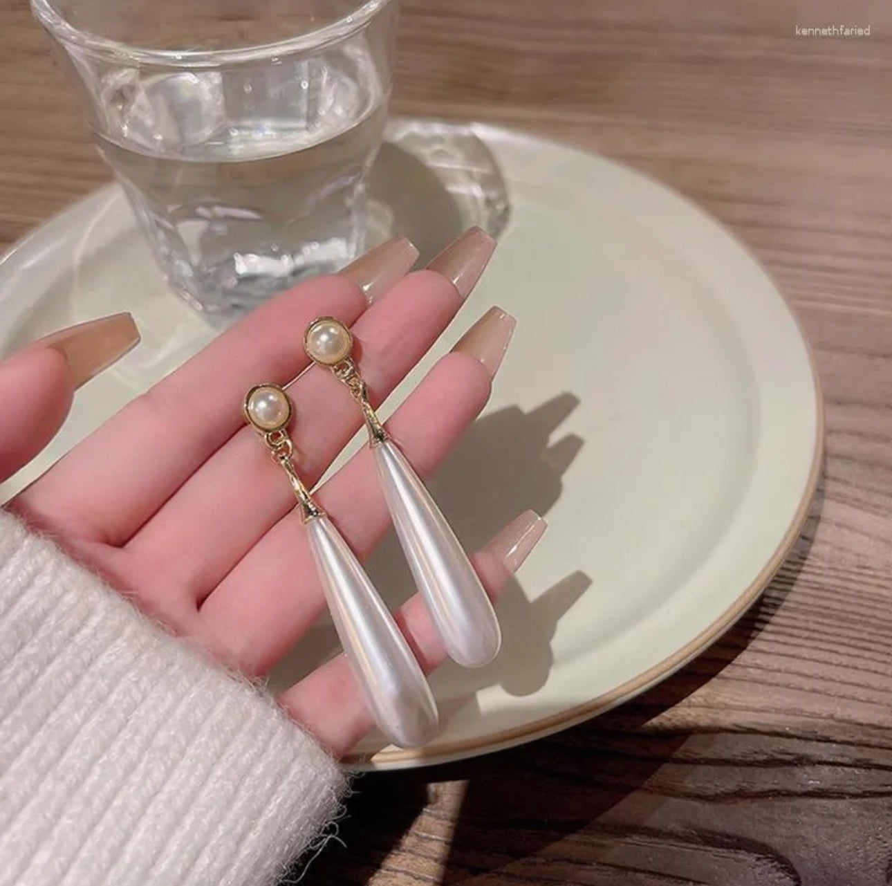 Retro long pearl drop earrings