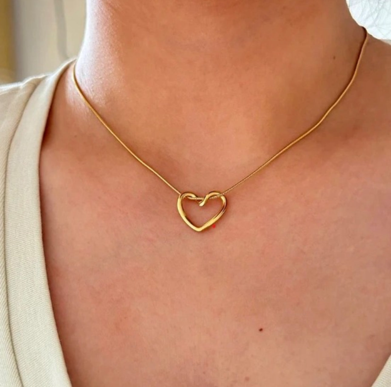 Trendy heart hollow anti tarnish necklace