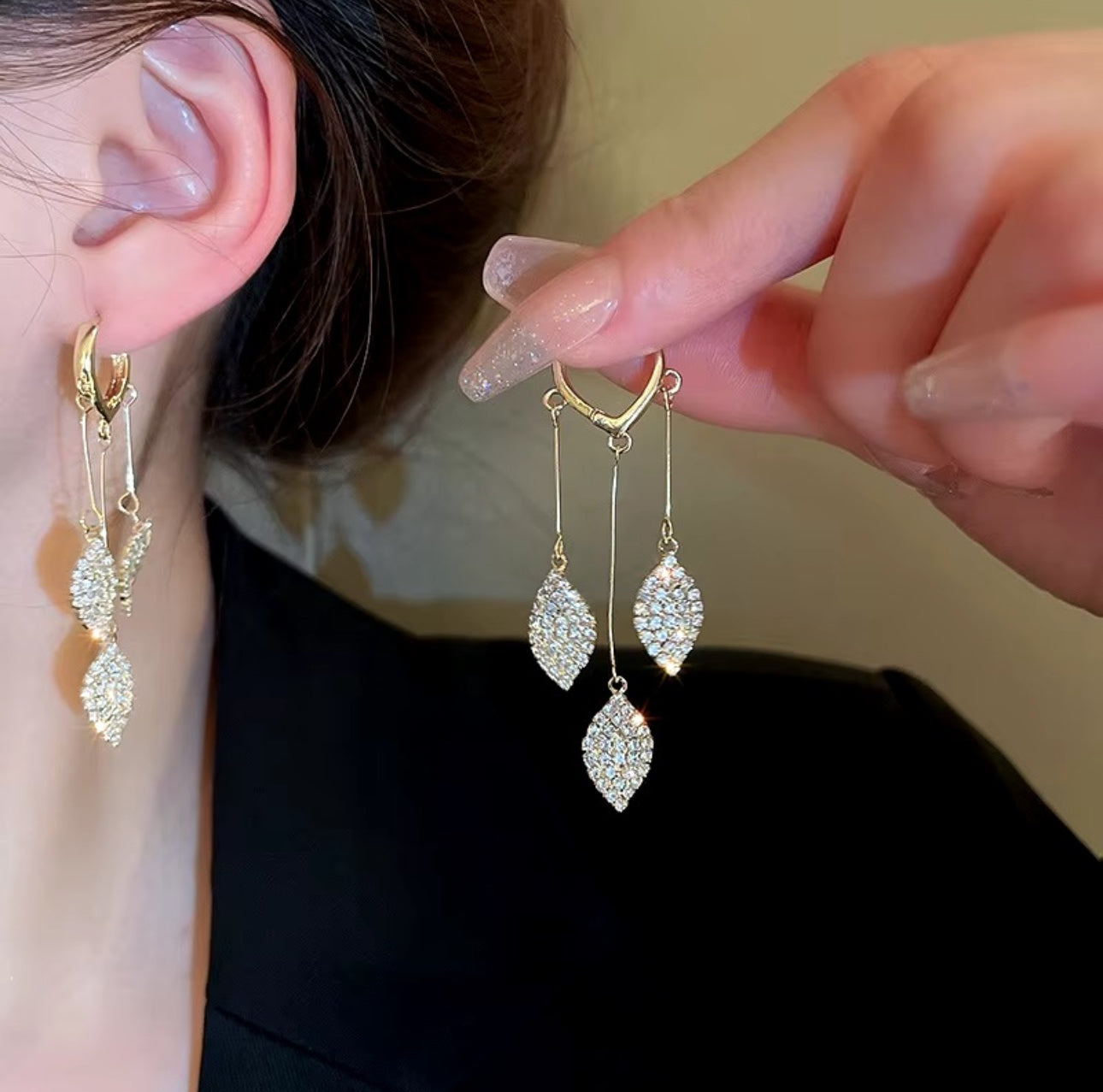 Three stone leafs huggie earrings