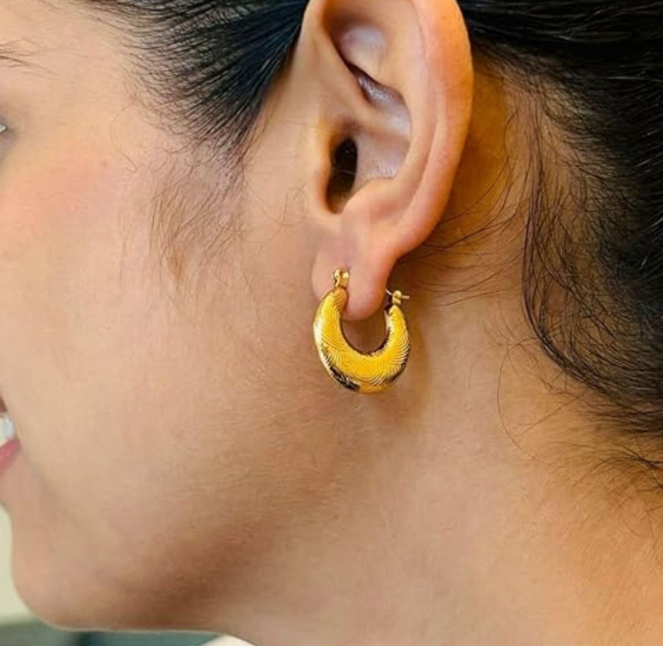 Textured circular heart hoop anti tarnish earings
