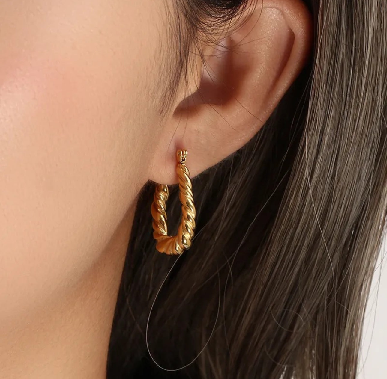 Twisted style U hoop anti tarnish earings