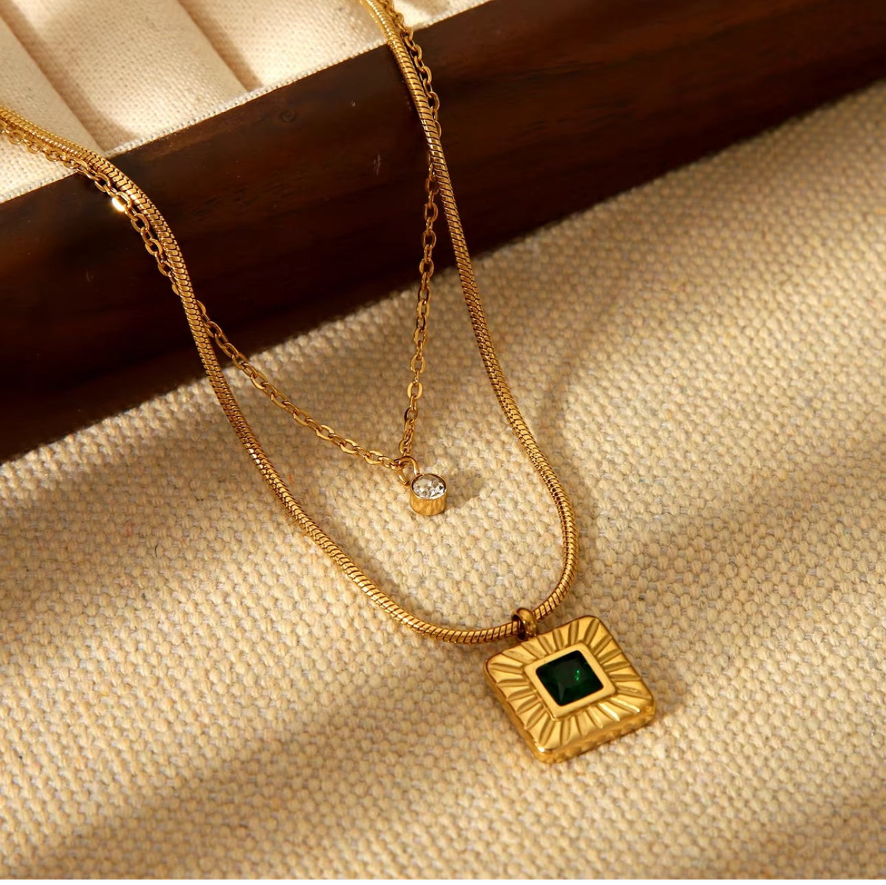 Double layer emerald textured square pendant necklace