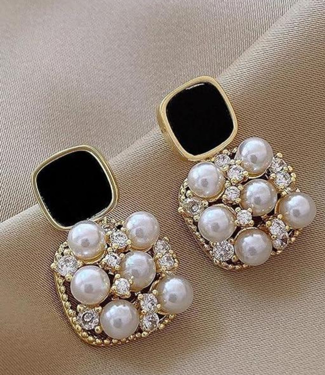 Black Geometric Pearl square drop earrings
