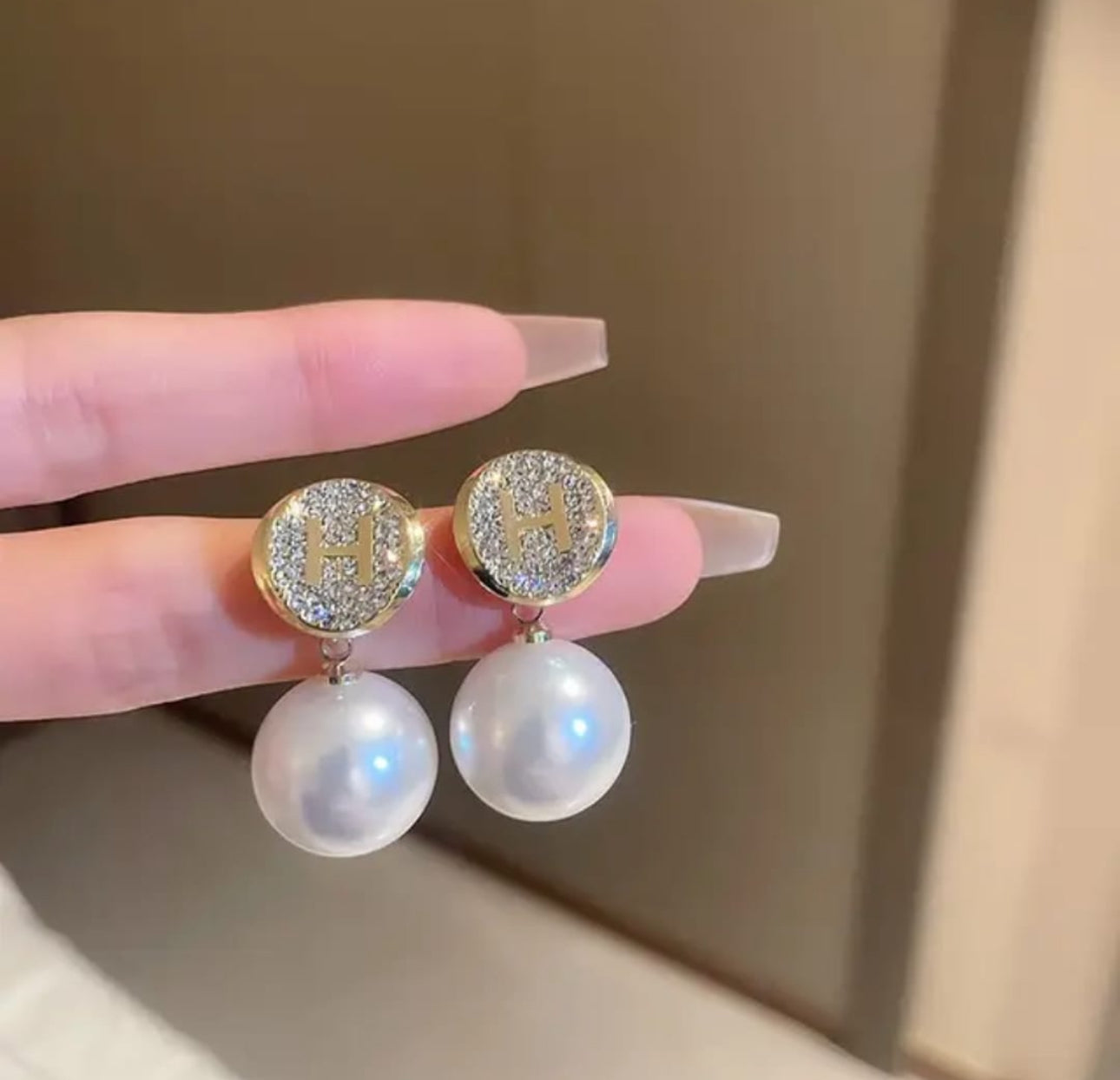 Korean pearl dangler