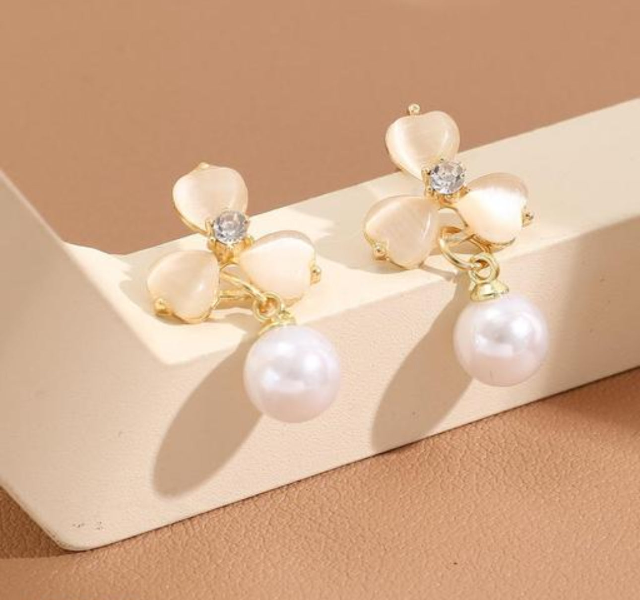 flower Pearl drop stud earrings