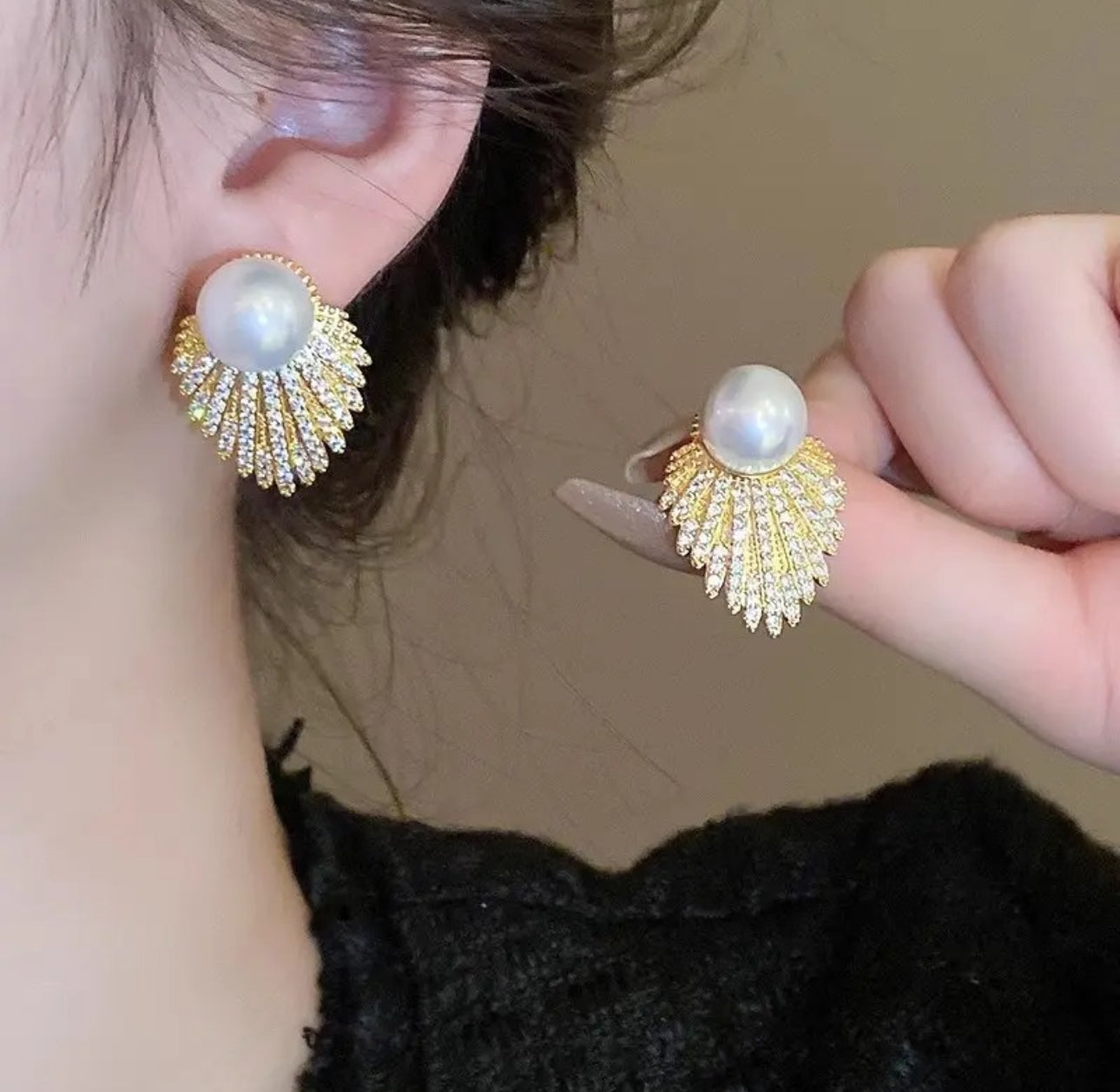 . Fan shaped diamond pearl stud earrings