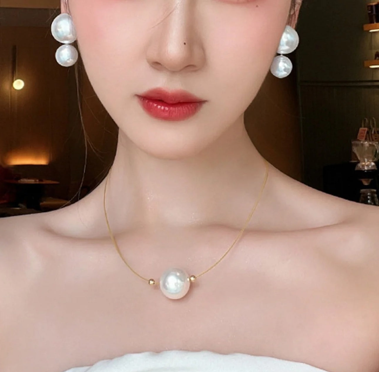 .Double layer pearl stud earrings