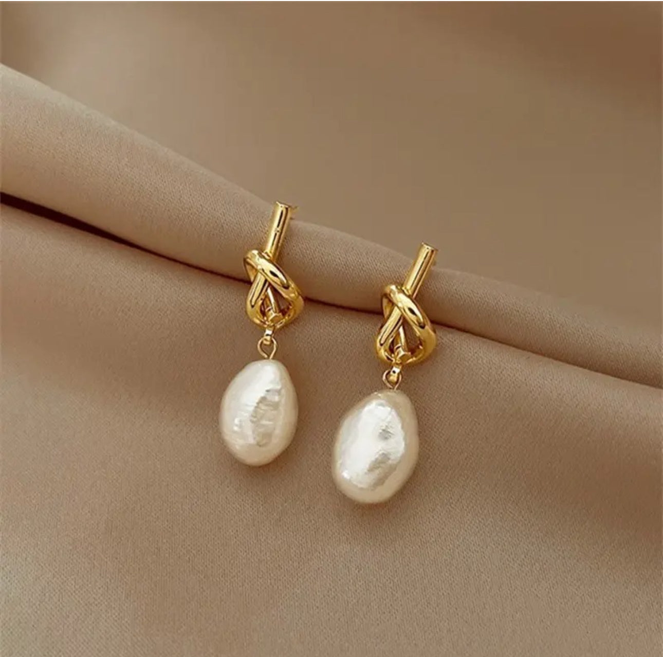 Knotted pearl drop dangle earrings