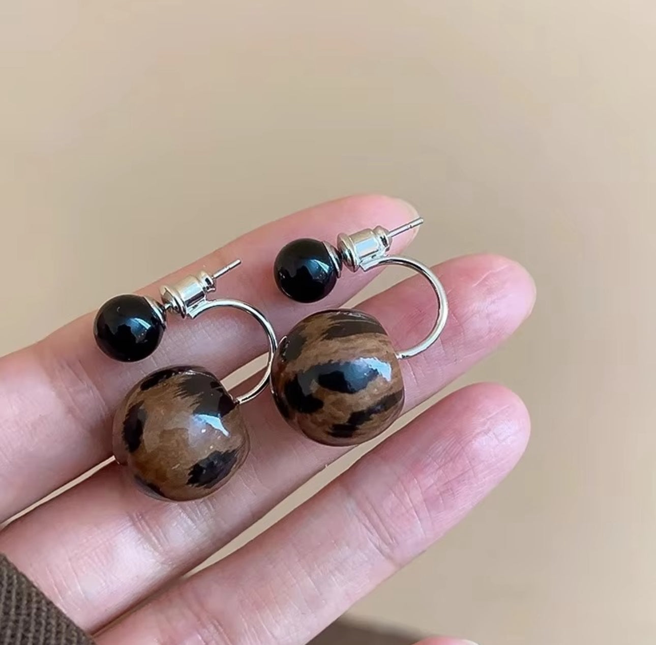 . Alluring Maillard leopard print stud Korean earrings