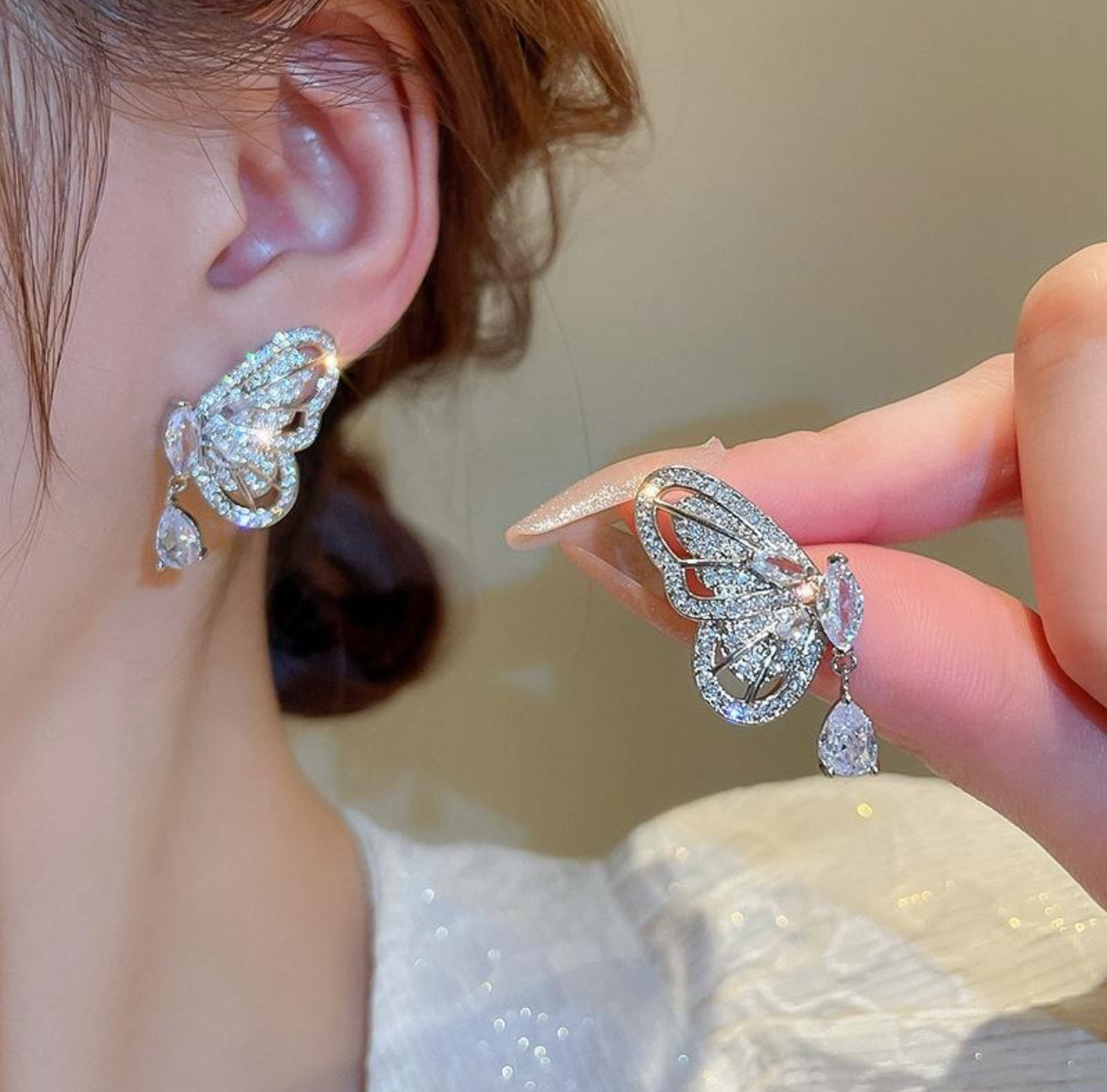 Rhinestone butterfly Korean pearl dangler