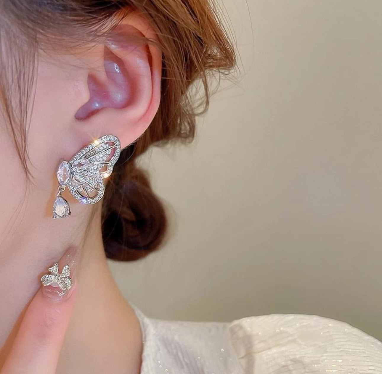 Rhinestone butterfly Korean pearl dangler