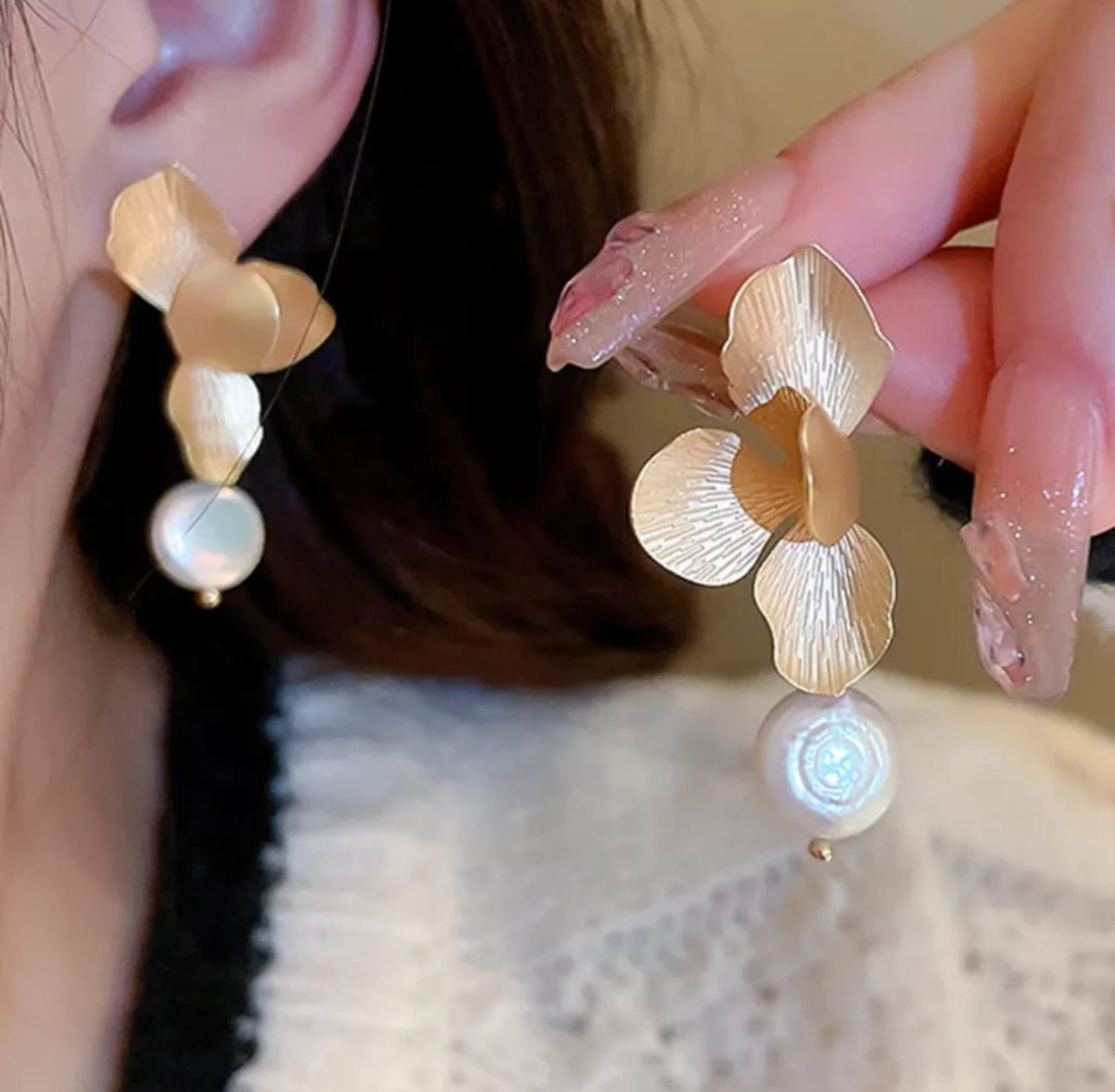 . 3 leaf golden dangle pearl drop earrings