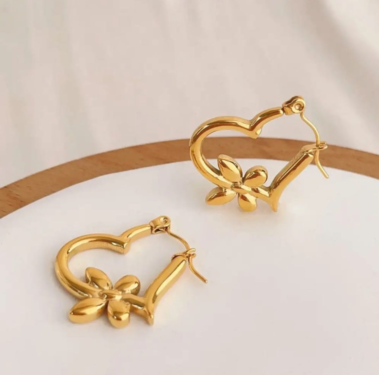 Floral hoop anti tarnish earings
