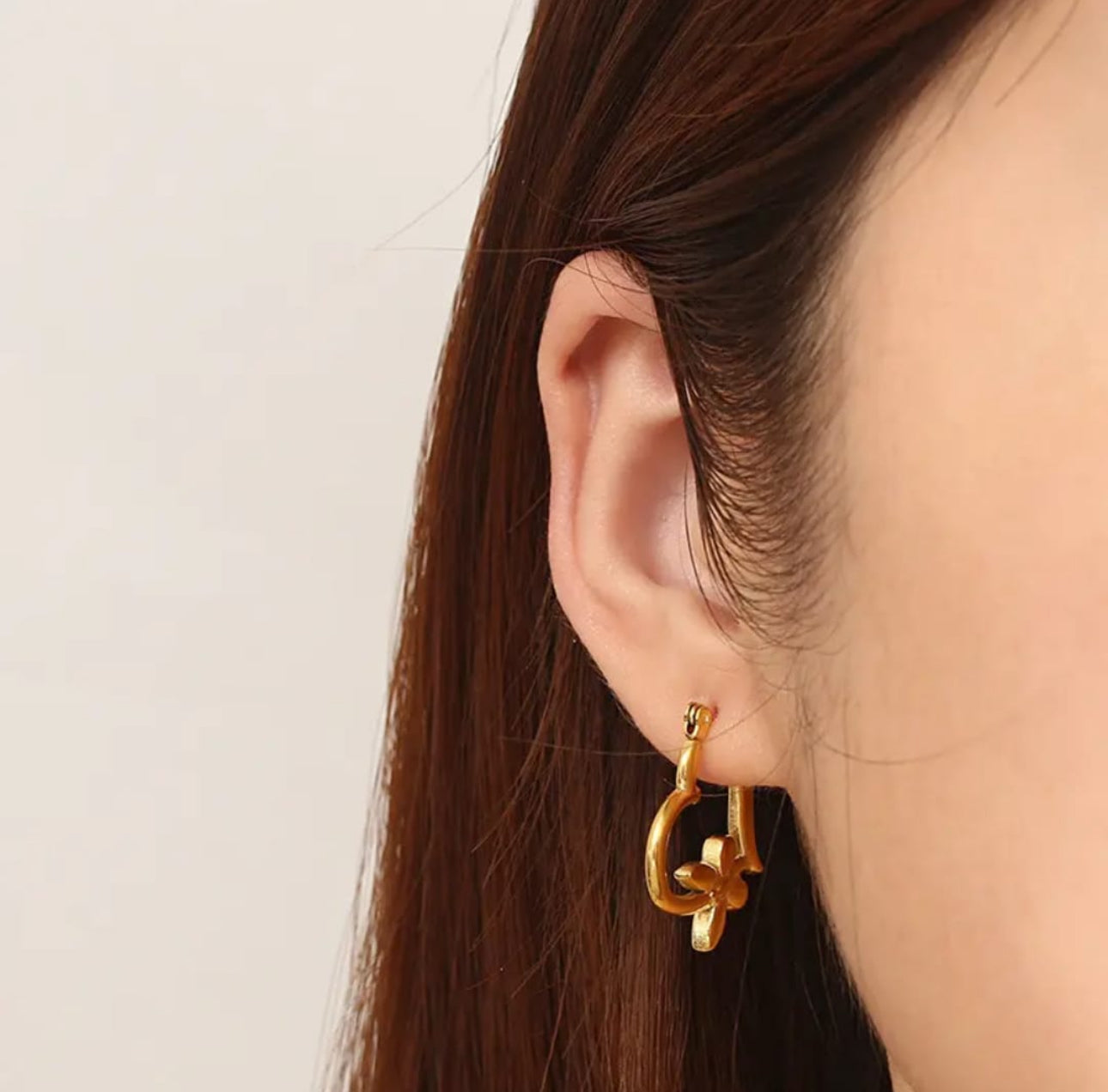 Floral hoop anti tarnish earings