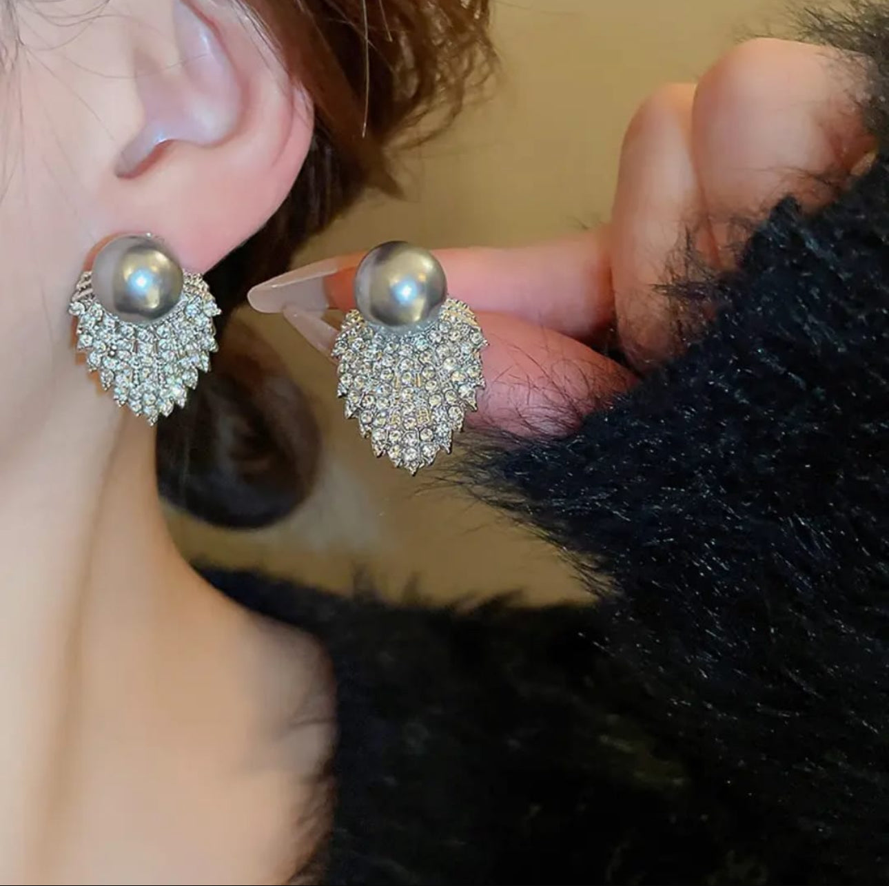 . Fan shaped diamond pearl stud earrings