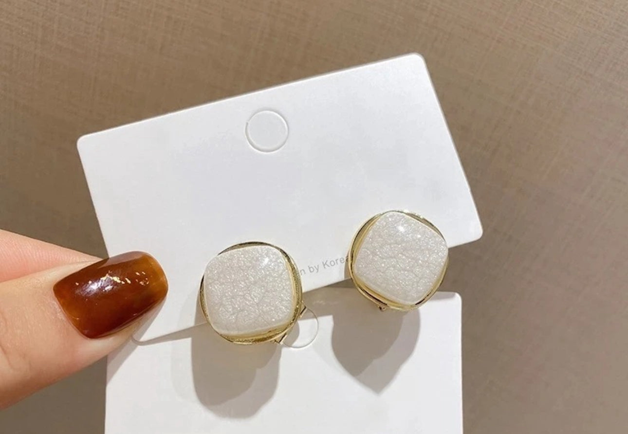 White water drop stud earrings