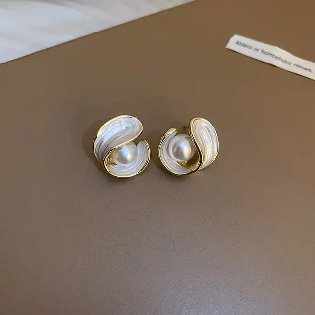 Pearl stud Korean earrings
