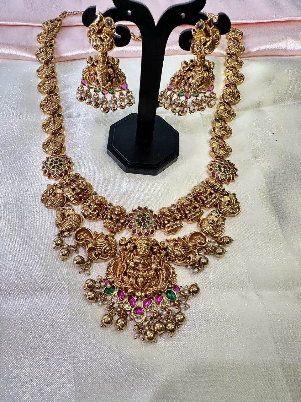 gold antique temple jewellery set