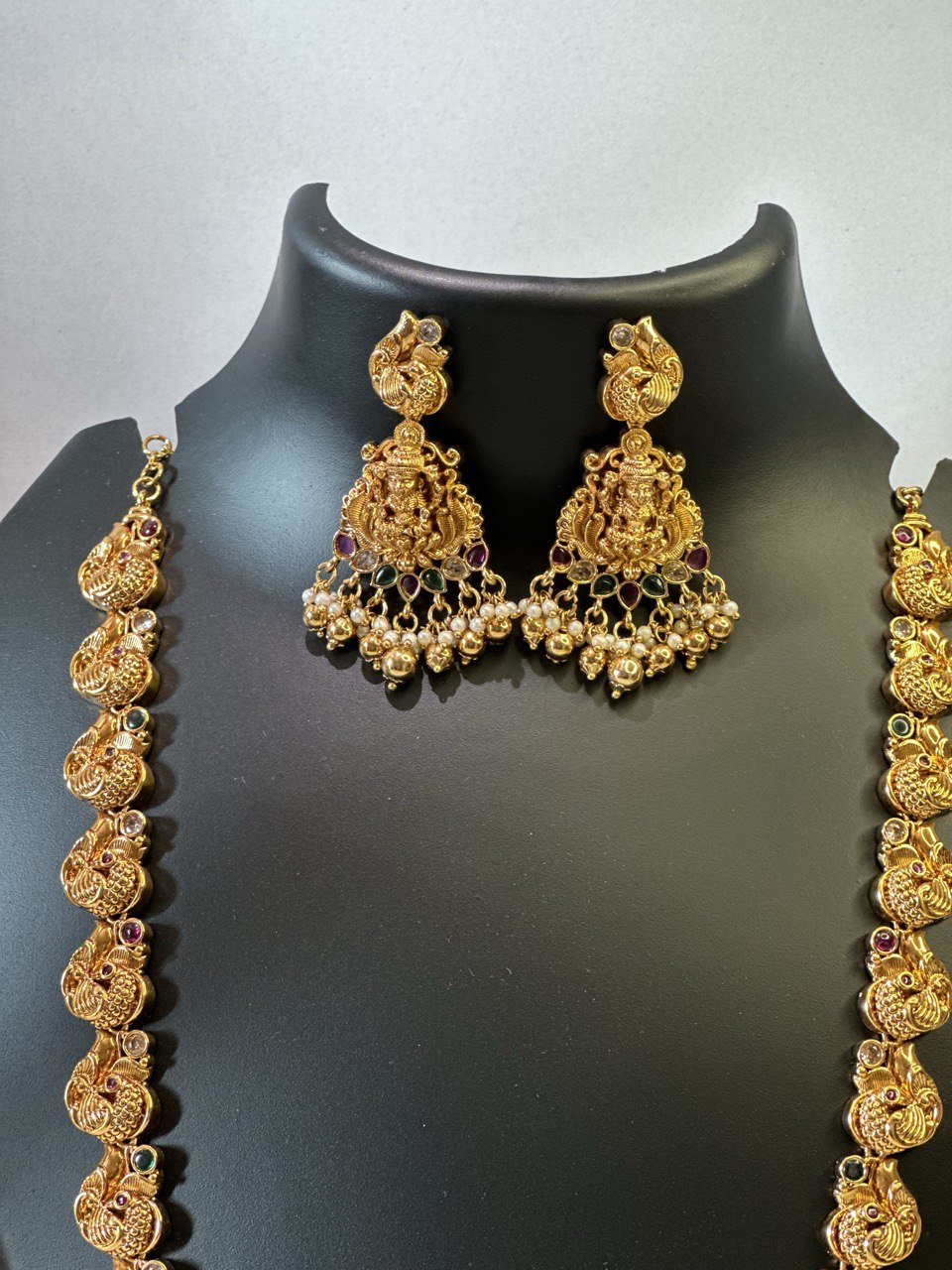 gold antique temple jewellery set