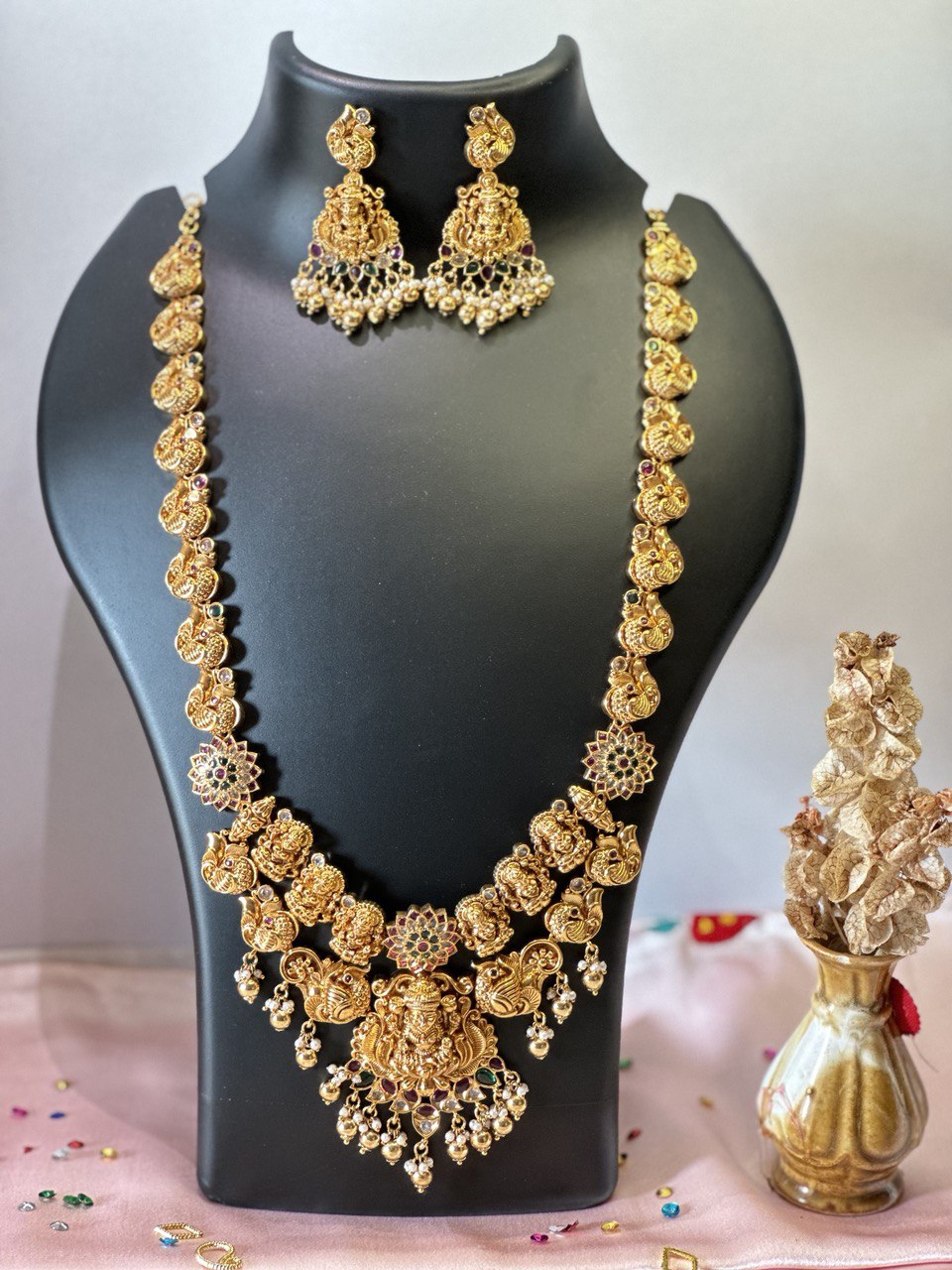 gold antique temple jewellery set