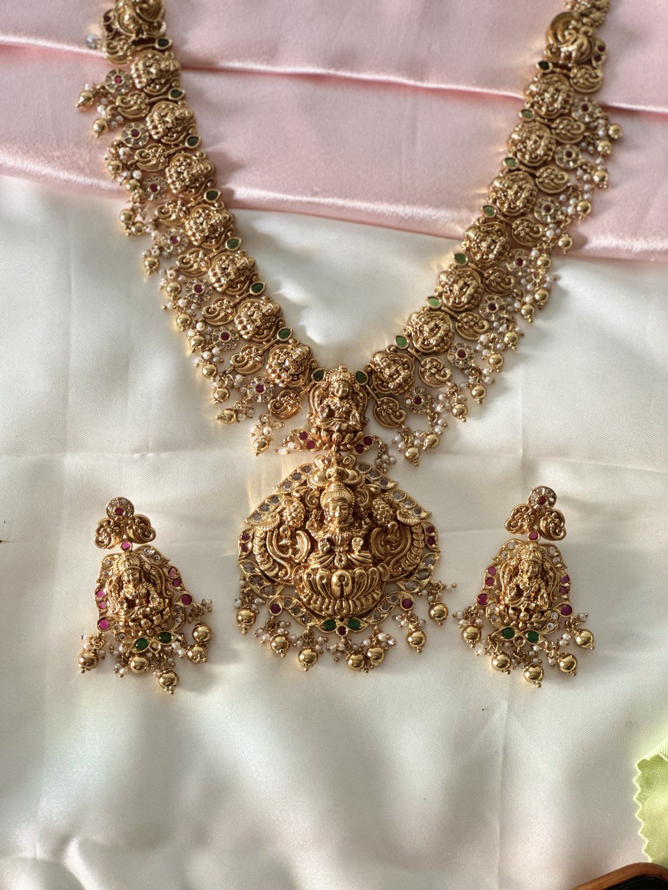 Guttapusalu temple jewellery set