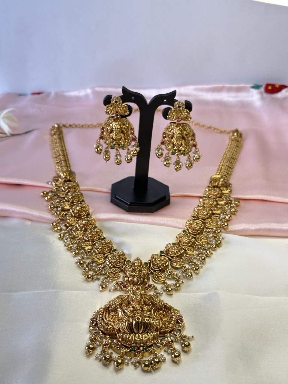 Guttapusalu temple jewellery set