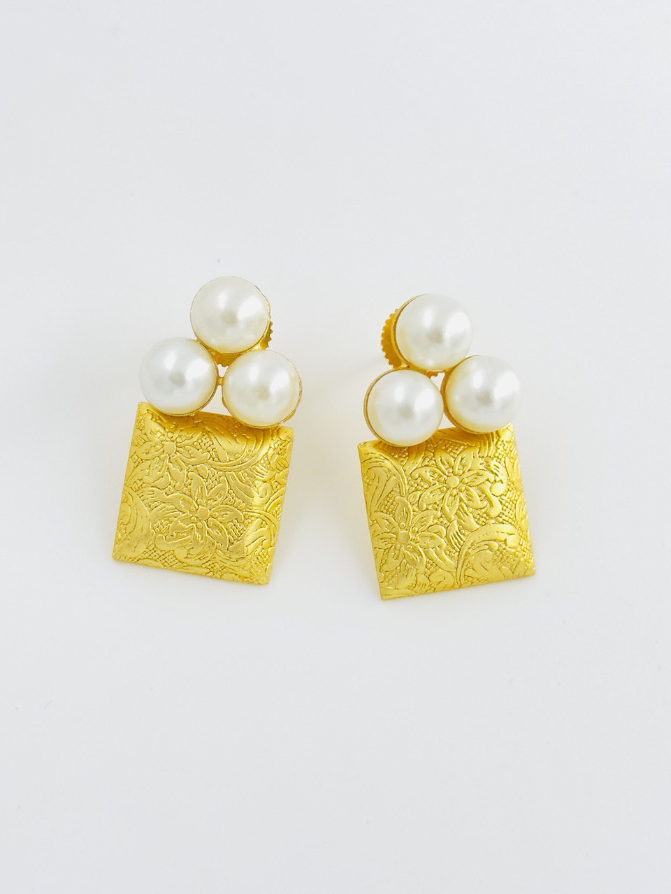 Pearl Gold plated studs