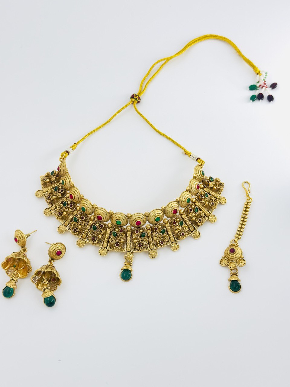 Golden matte jewellery set
