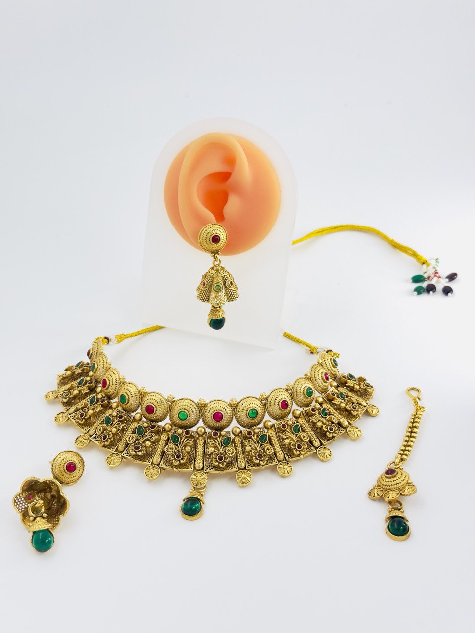 Golden matte jewellery set