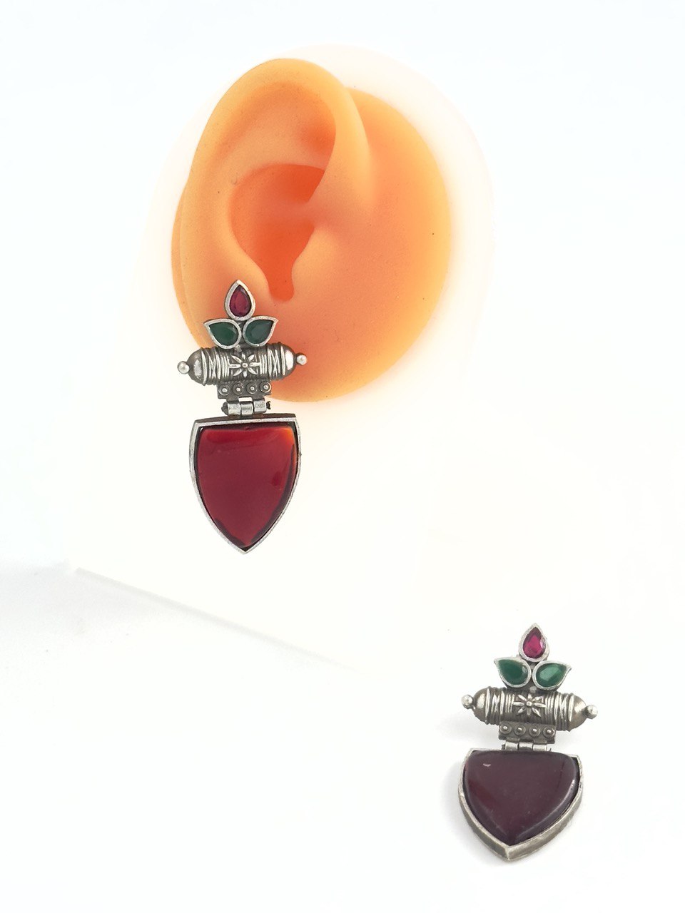 Multicolour antique studs