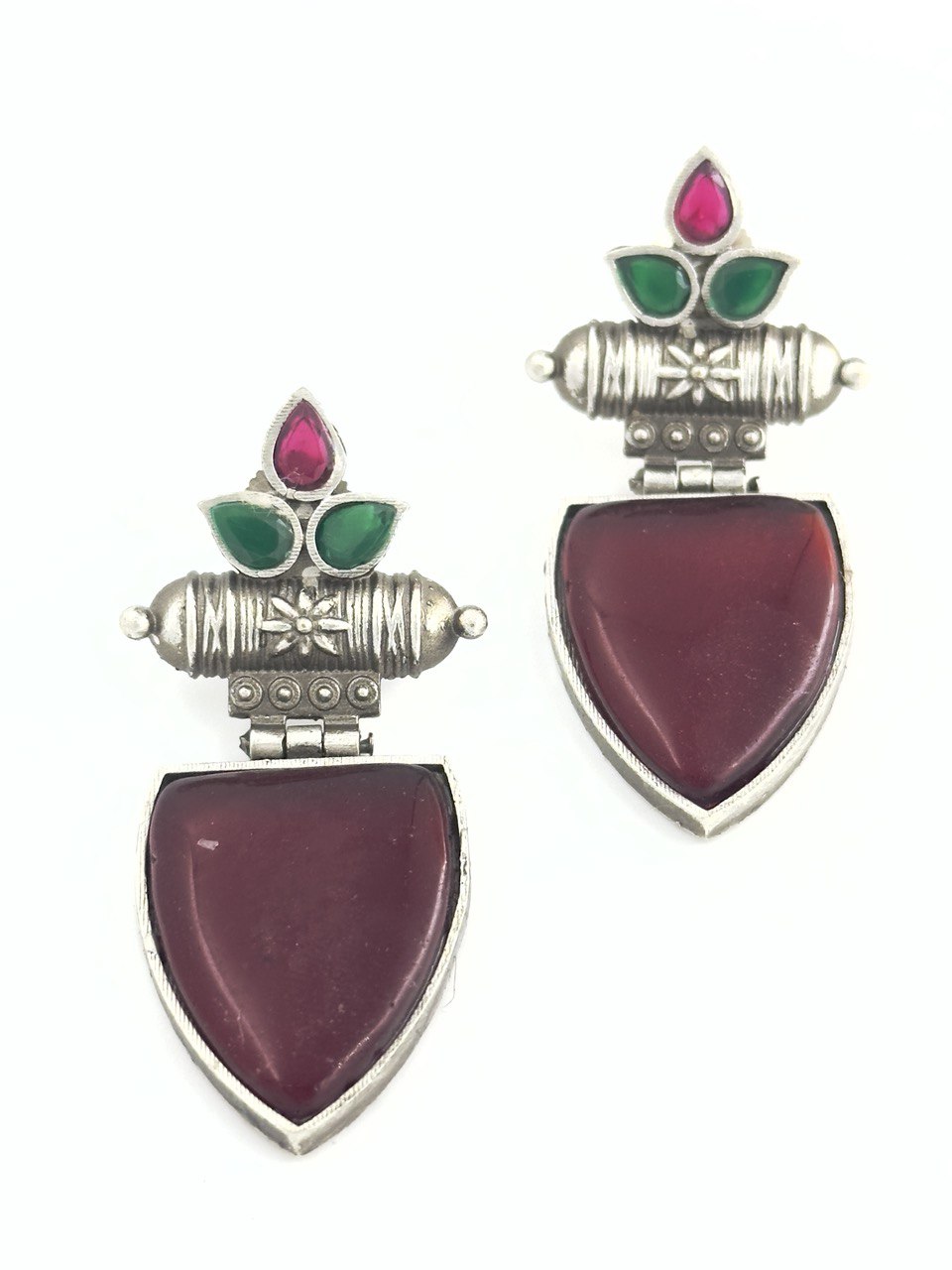 Multicolour antique studs