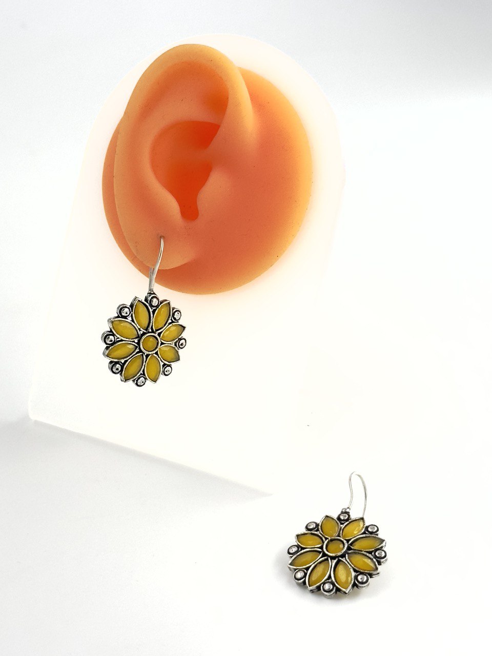Yellow oxidized German silver studs