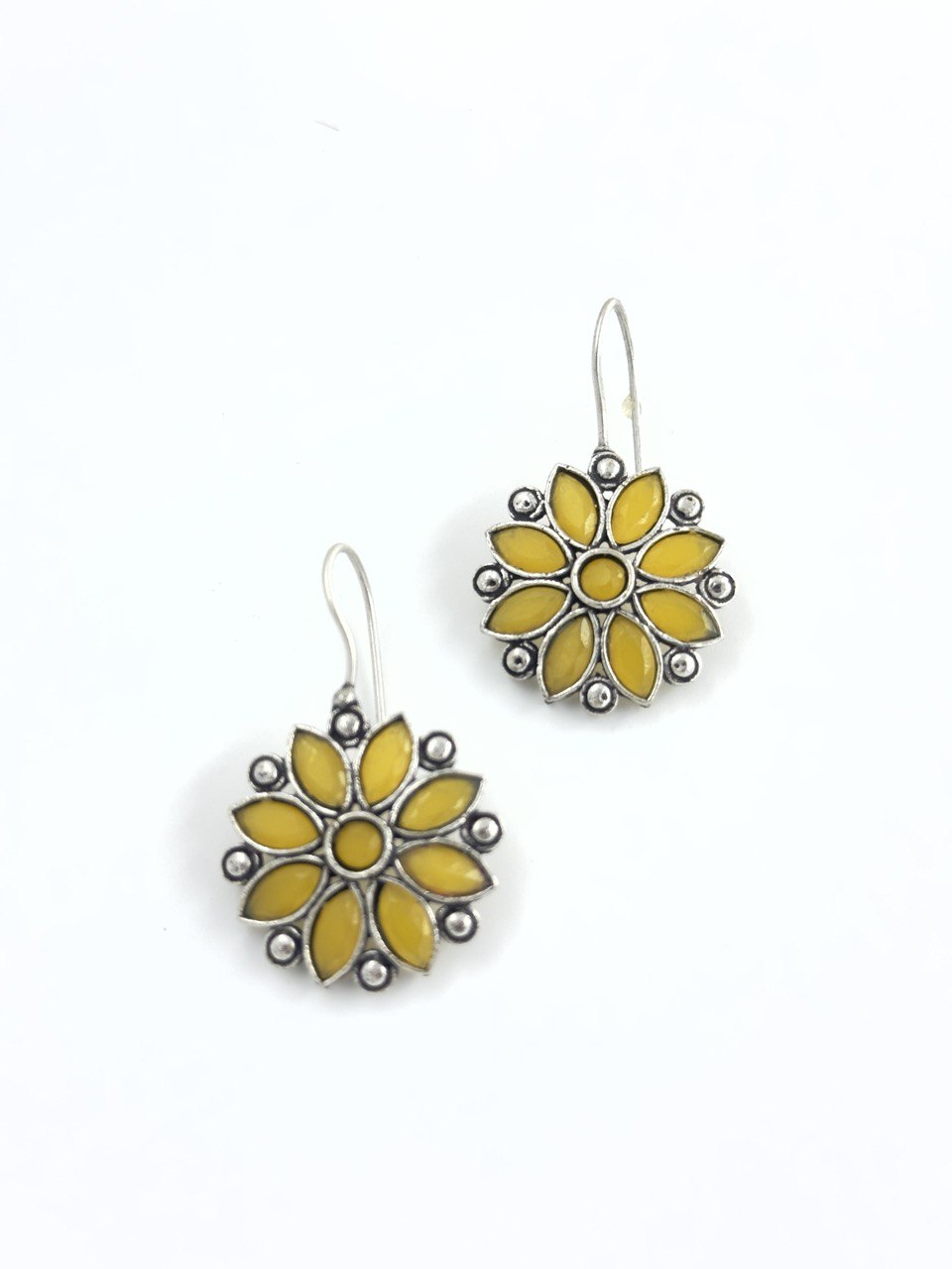 Yellow oxidized German silver studs