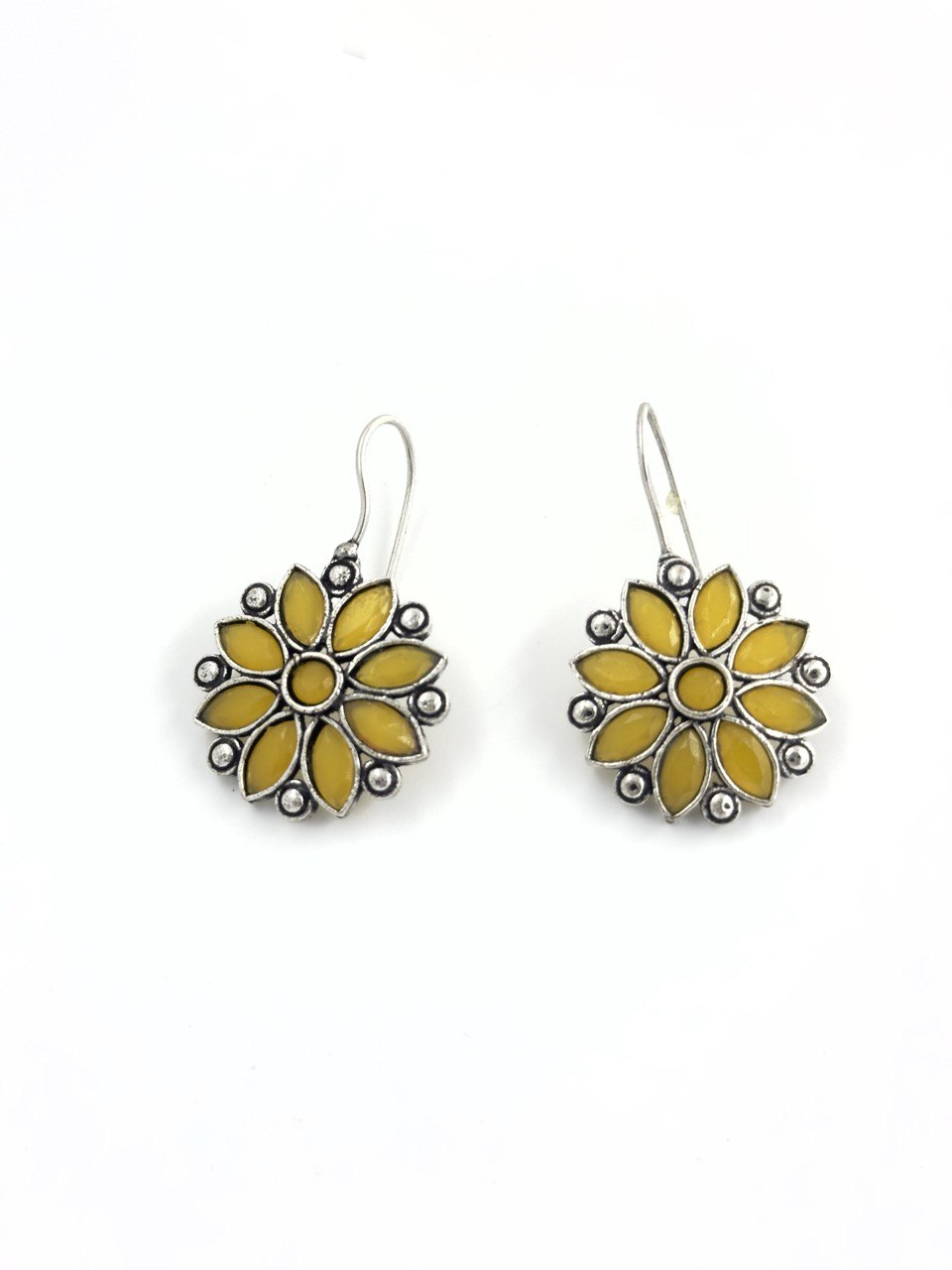 Yellow oxidized German silver studs