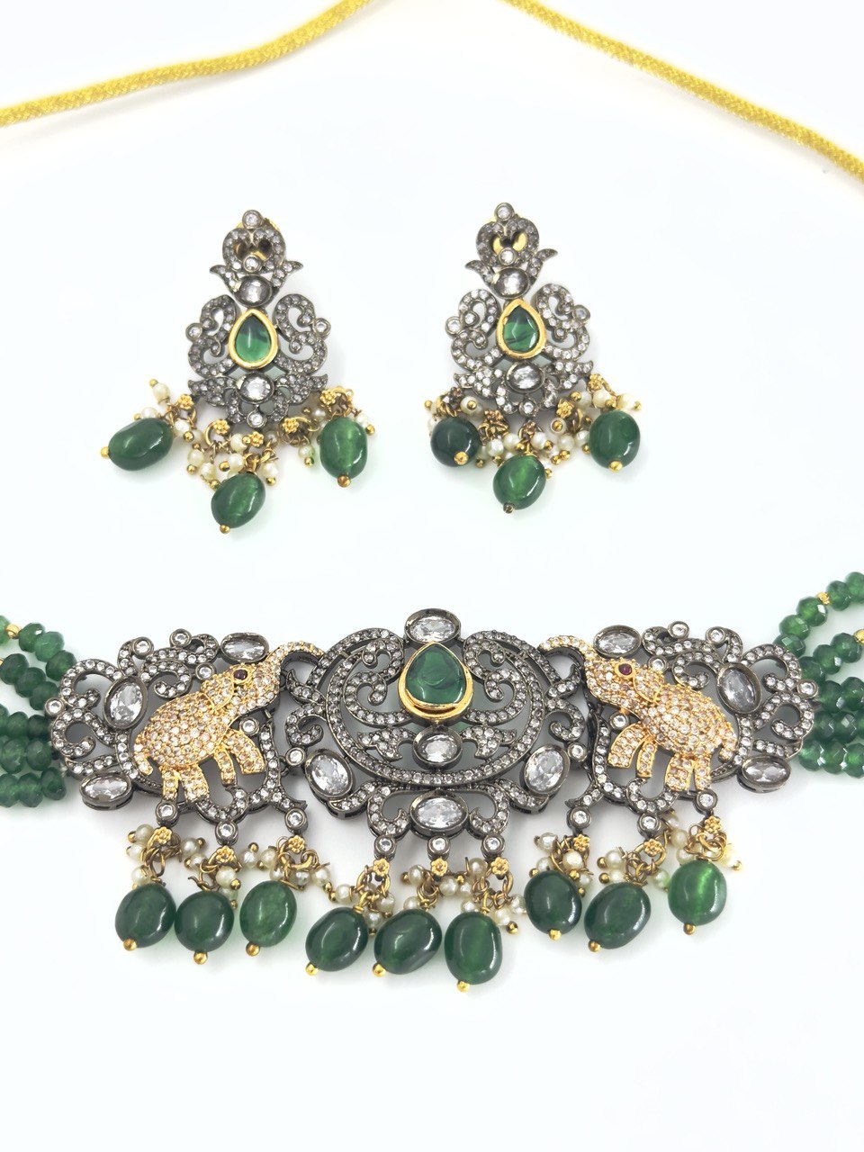 Emerald mehandi choker set