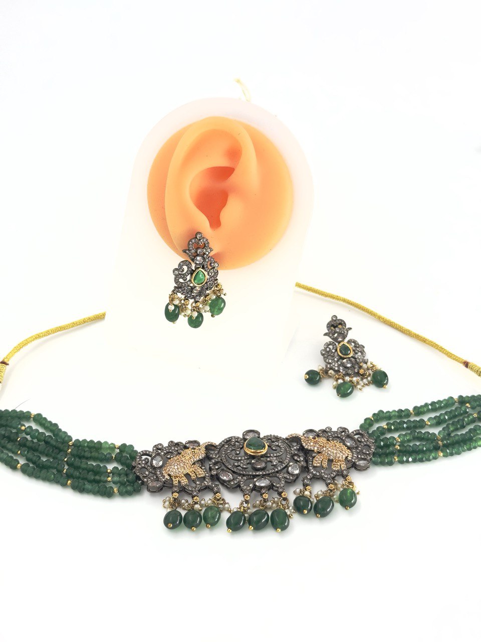 Emerald mehandi choker set