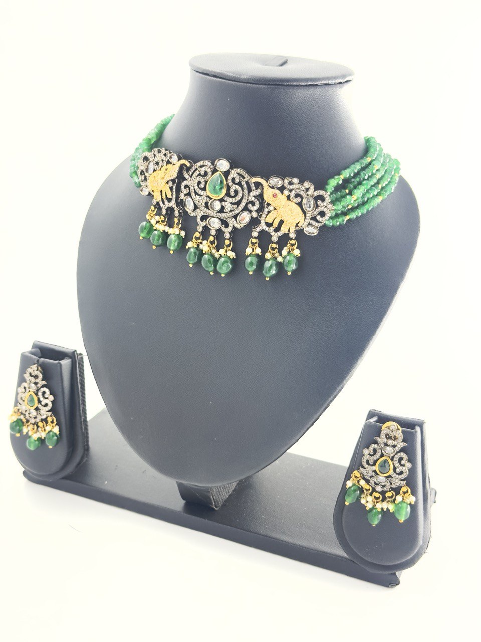 Emerald mehandi choker set