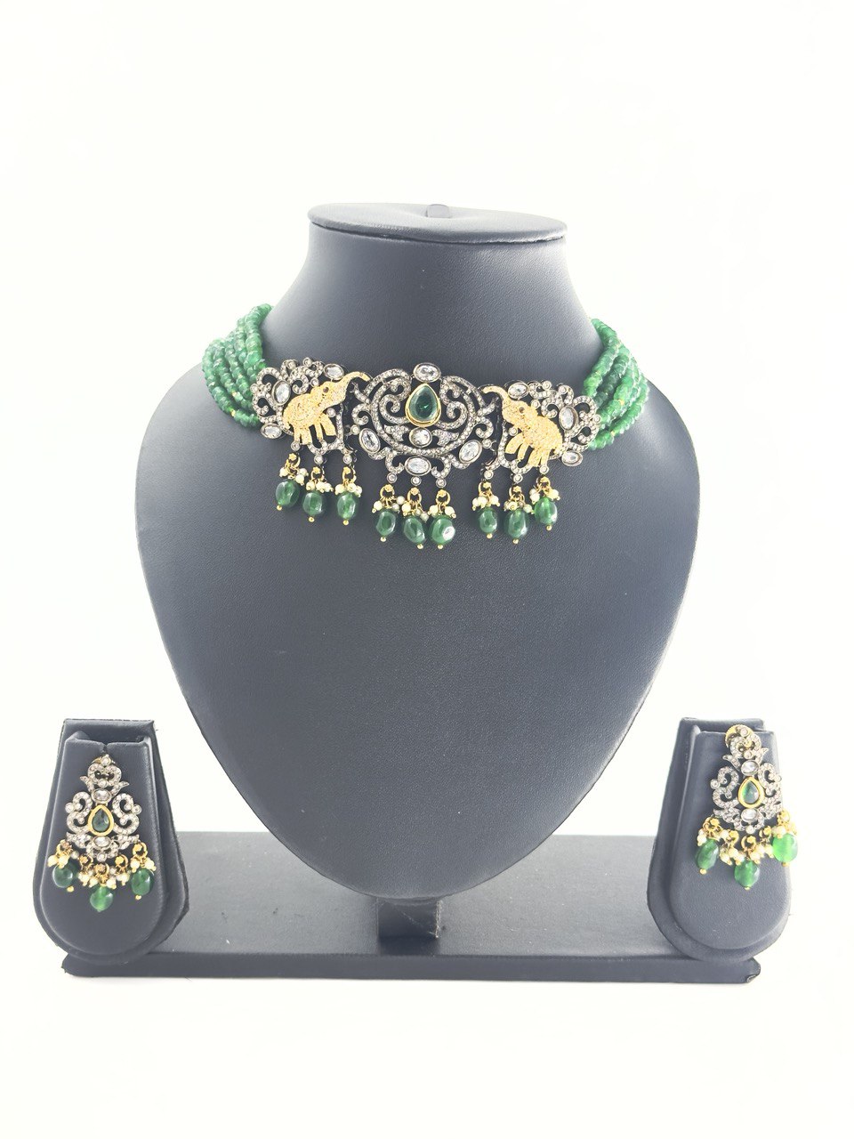Emerald mehandi choker set
