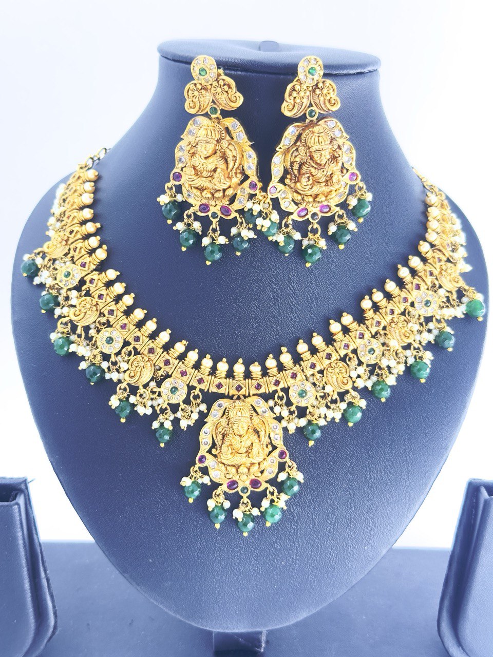 Emerald temple jewellery set