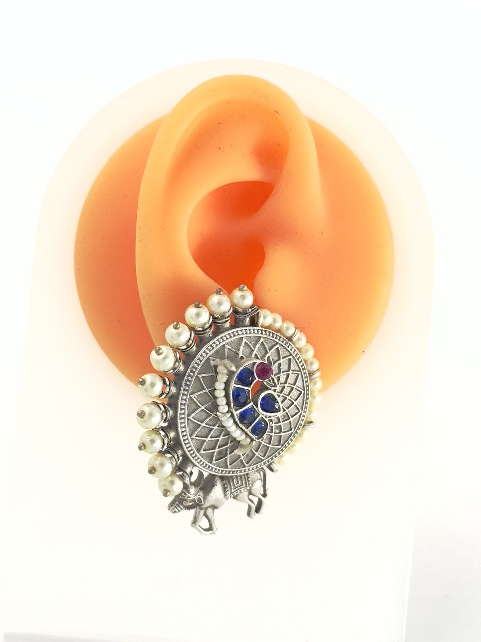Pearl antique studs