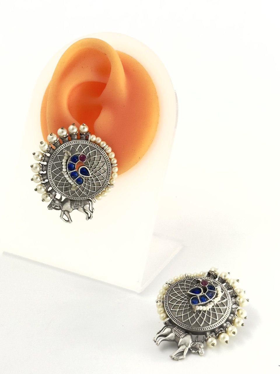 Pearl antique studs