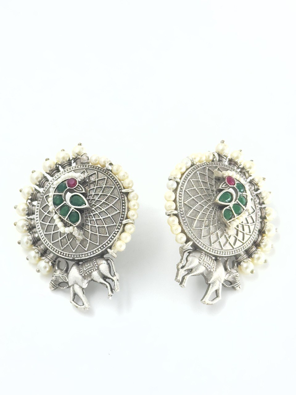 Pearl antique studs