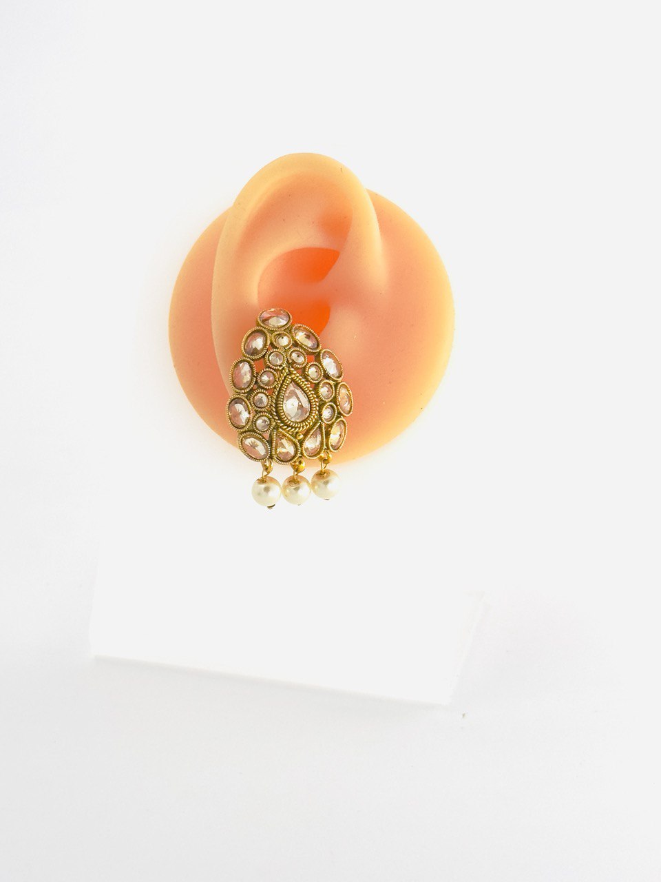 Pearl golden matte studs