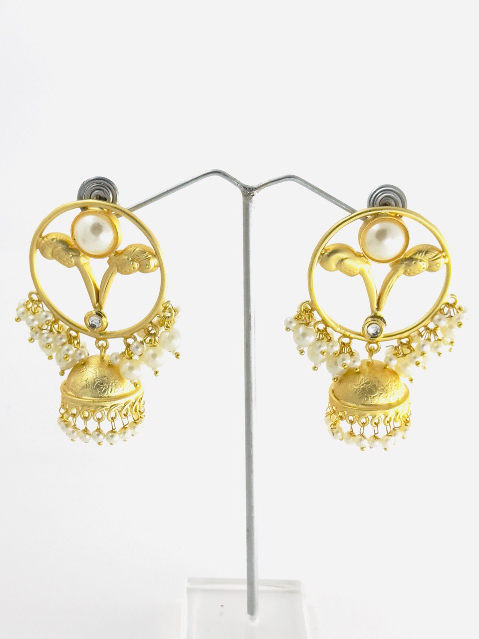 Pearl Gold plated dangler